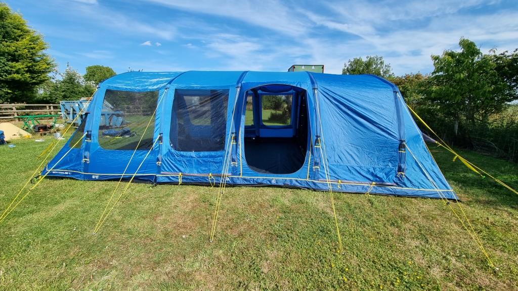 Hi Gear Horizon 700 Inflatable Blackout Tent